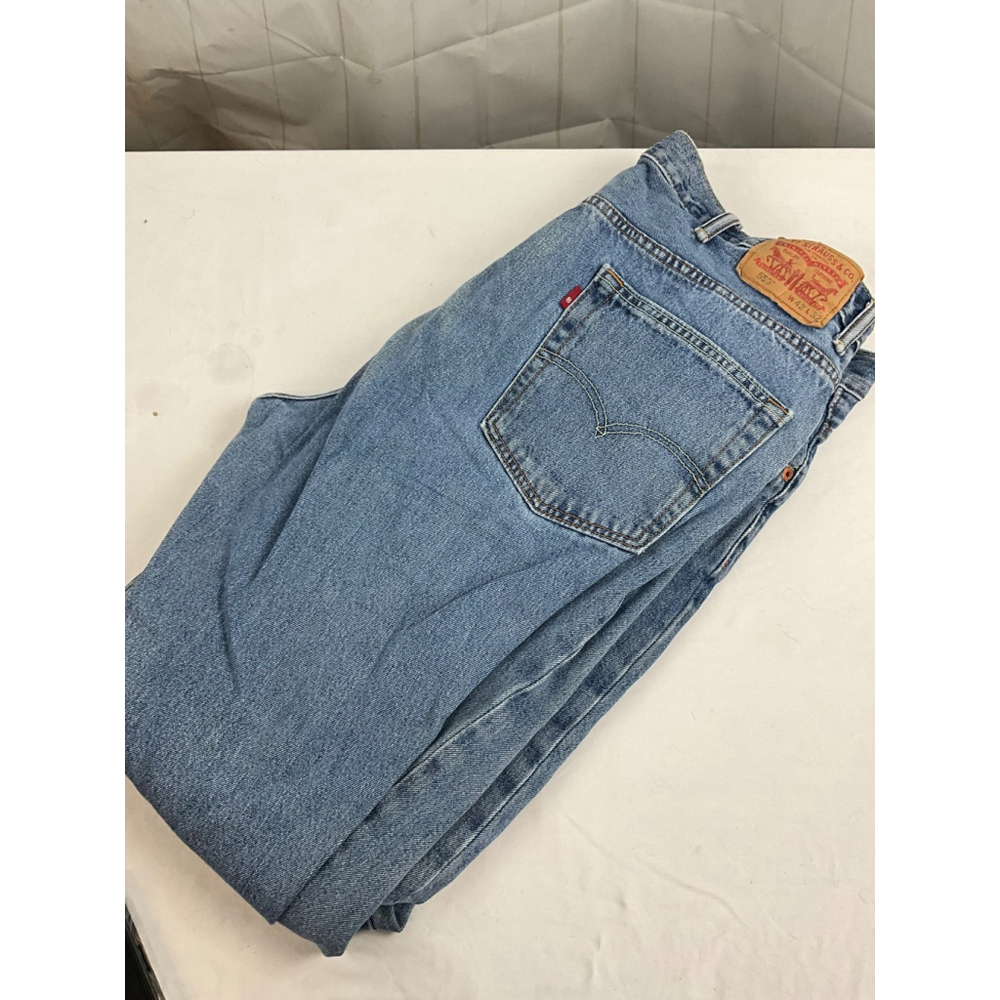 Levi's Men's 550 Relaxed Fit Jeans 42x32 Light Wash Used